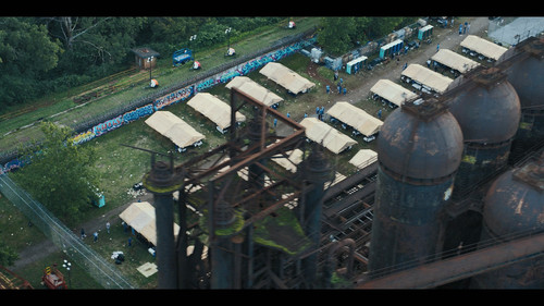 Mayor.of.Kingstown.S02E01.Never.Missed.a.Pigeon.2160p.SKST.WEB DL.CZ EN.DD+5.1.SDR.H.265 HHWEB.mkv 2.jpg