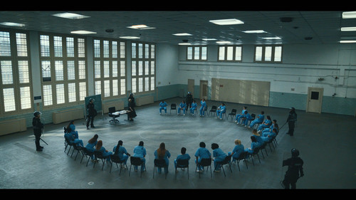 Mayor.of.Kingstown.S02E01.Never.Missed.a.Pigeon.2160p.SKST.WEB DL.CZ EN.DD+5.1.SDR.H.265 HHWEB.mkv 2.jpg