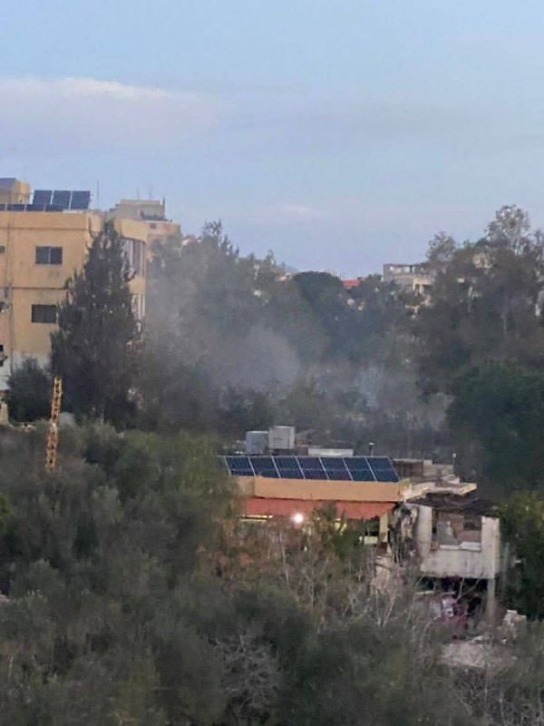 جيش الاحتلال يقتحم محيط أحد المنازل في بلدة الخيام جنوب لبنان...