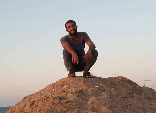 استشهد الصياد عبد الرحمن عبد الهادي القن برصاص بحرية الاحتلال في بحر خانيونس جنوب قطاع غزة...