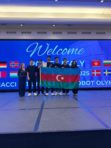 G7EYdA4WMAAO4Bq.jpg