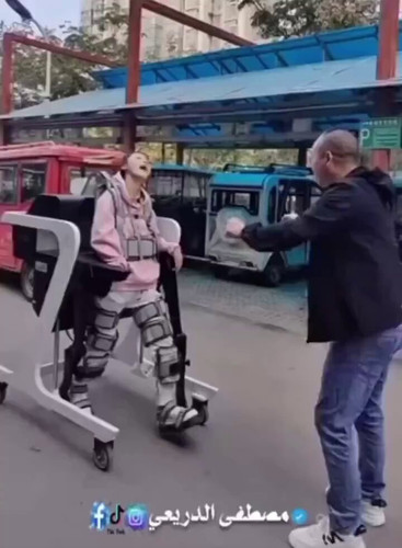 Er9hOKEeLwhCPiR1.jpg