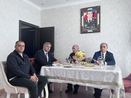 G7AwO9RWYAAgyEv.jpg