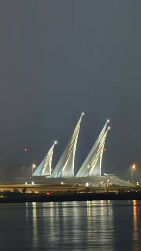 9ru E6dFlEicN Ad.jpg