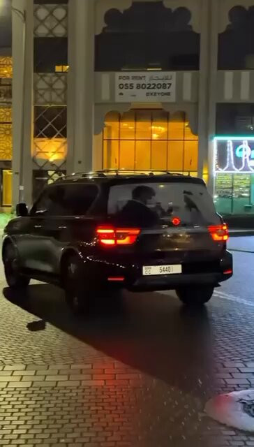 h hvGs70NrzExJdU.jpg