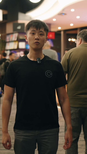 PHLC3S8XRh5gLsM.jpg