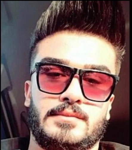 G7BOBFXWAAA7Lal.1