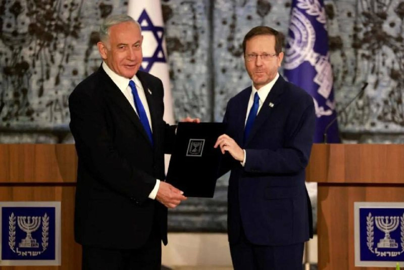 صحيفة "يديعوت أحرونوت" العبرية - سيما كادمون: "كلمة العفو بحاجة إلى تحديث، هذا ليس عفوًا بالمعنى الذي نعرفه. في الواقع، للحصول على العفو، يجب أن يكون ...