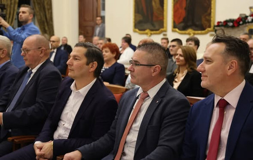 593288003 1342184264381970 5555669460850501167 n.jpg?stp=dst jpg s590x590 tt6& nc cat=105& nc cb=99b.jpg