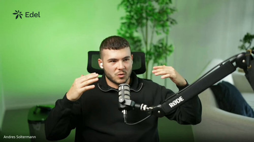 V8T0YCxraASqDXZW.jpg