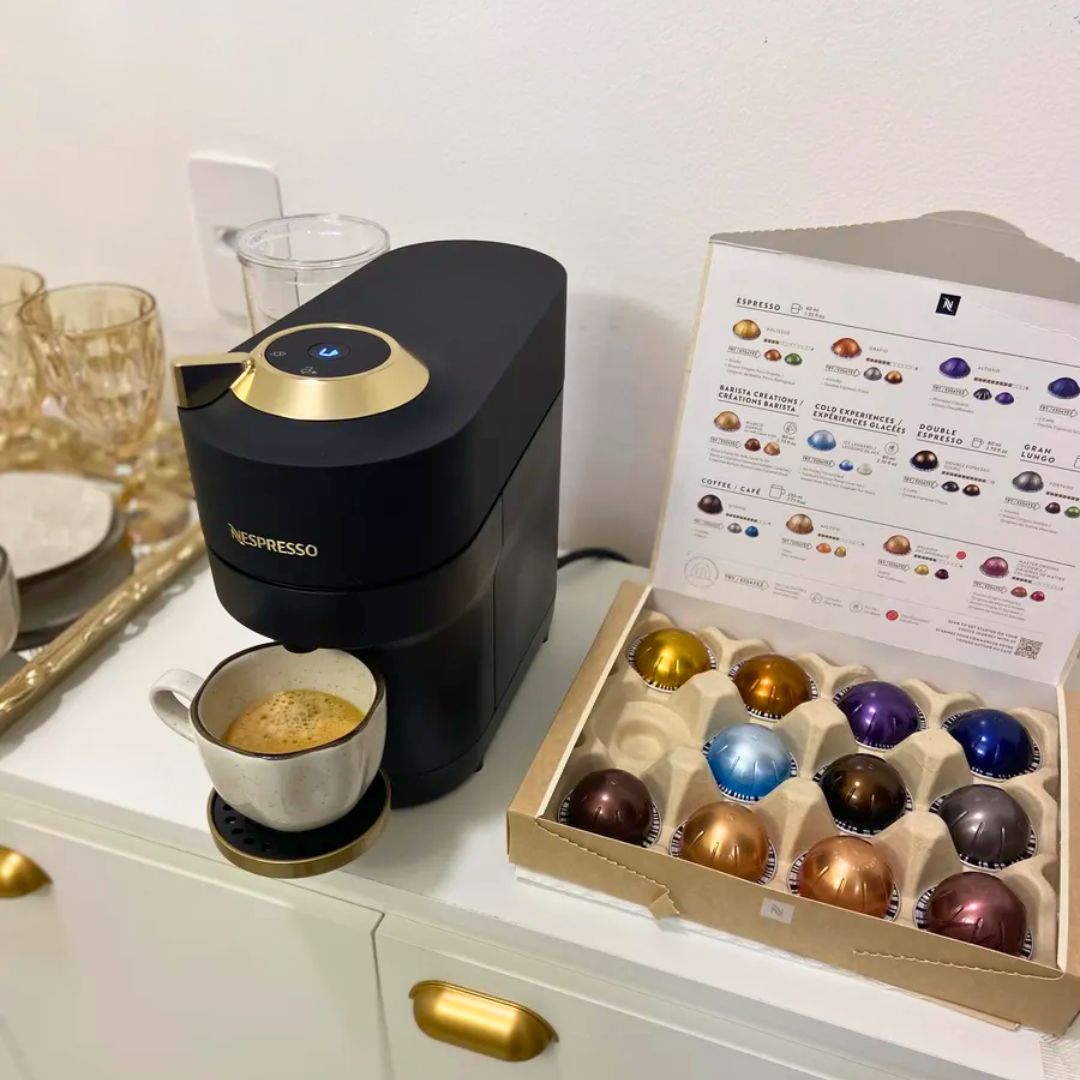 Cafeteira Nespresso Vertuo Pop+ Preta E Dourada