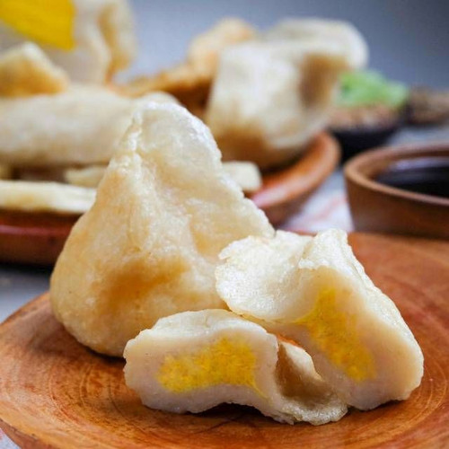 Pempek Palembang Telor kecil.jpg