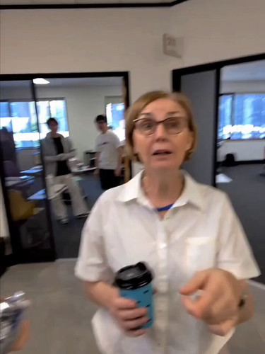 NbWOdN4iS 32weEK.jpg