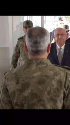 Rj7xpIK y08FvbLl.jpg