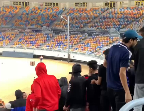YHa19PEsuTuuCMIH.jpg