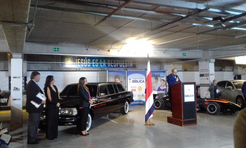 A Hospital Clínica Bíblica COSTA RICA la inauguración de la VI Expo Orquídeas 2018. 300D LWB LANG.jpg