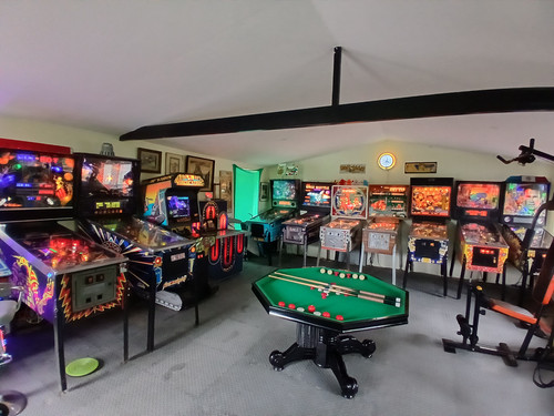 10 pinball machines. jukebox and bumper pool. Richard Blank Costa Rica Collection.jpg