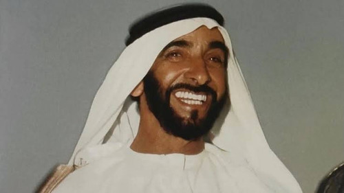 G7Ez3R6bYAEFHO5.jpg