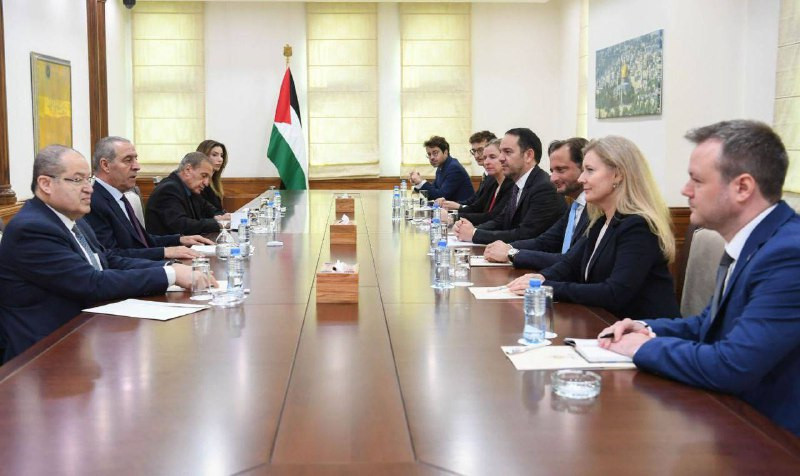 نائب الرئيس الفلسطيني حسين الشيخ، يبحث مع ممثلين عن دول "E4" الأوروبية الاستحقاقات السياسية المترتبة على المرحلة المقبلة....