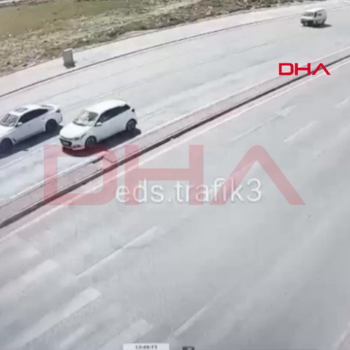 k1RXDhWXoltX9hfI.jpg