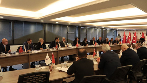 G7FeyTOWoAASYUT.jpg