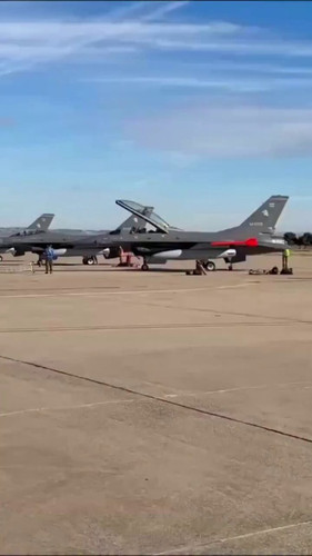 jeE5iVtyYzXKnD B.jpg