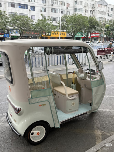 Camera XHS 17646416180741040g00831ilf3v1g0a004buo73nk5bf7ss90na0.jpg