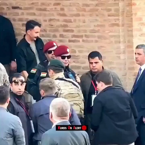 azTH70HmNaiE0PCs.jpg