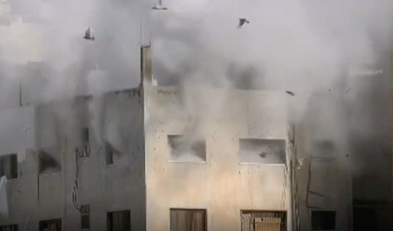 لحظة تفجير منزل الأسير صنوبر في نابلس على يد قوات الاحتلال....