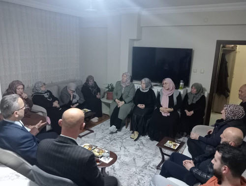 G7Gi3qDXwAAuRJF.jpg