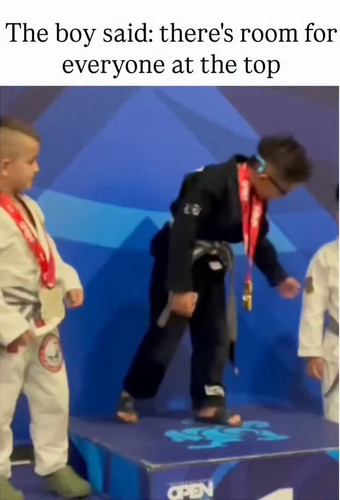 t9D9g7hUO6 Bdq9B.jpg