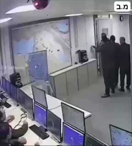 UE 29 1w12Xs8JWi.jpg