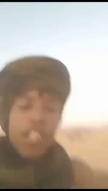 GM5lrtK68pRZLdlm.jpg