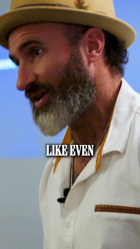 5EdjCxB6mLvLvcx8.jpg