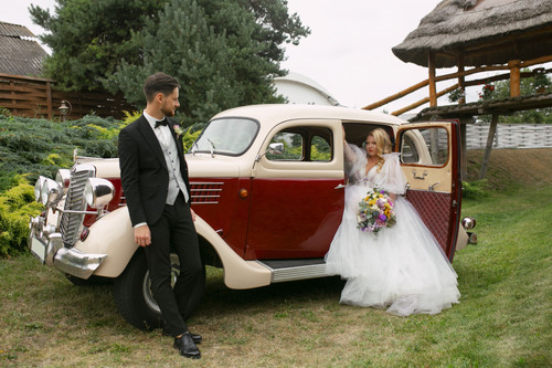 SN Tours and Travels the Preferred Choice for Luxury Car Hire for Wedding in Mumbai (2).jpg