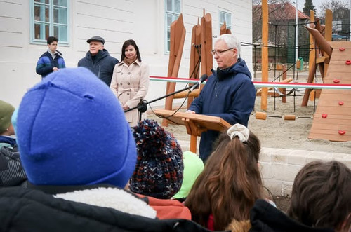 590967991 1450346910426696 3632205025109105881 n.jpg?stp=dst jpg s590x590 tt6& nc cat=100&ccb=1 7& n.jpg