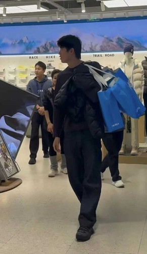 48FB9729 072F 45F0 89C5 E5C0D1347C62.jpg