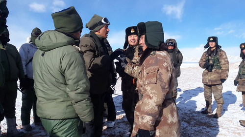 bZnHaE 8FJcK t7H.jpg