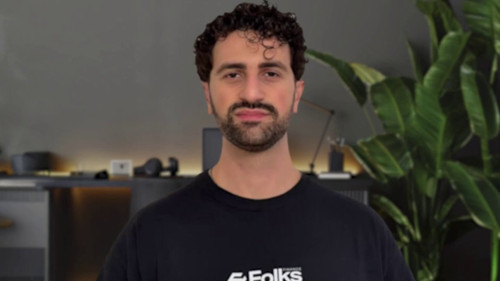 p77hOgYWwEwydmyL.jpg