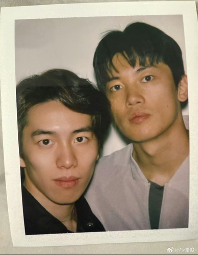 Screenshot 20251203 210421 com.sina.weibo.png