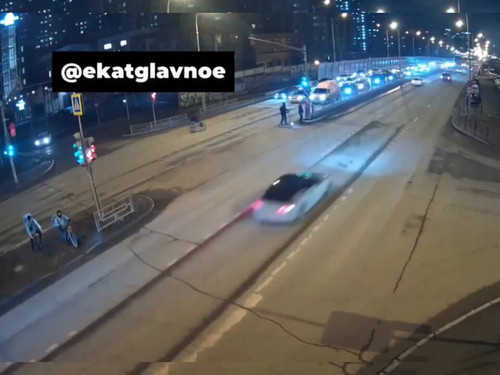 VCR ElQZcma8Dz27.jpg