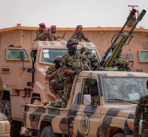 G7Lfb2qXQAAfquv.jpg