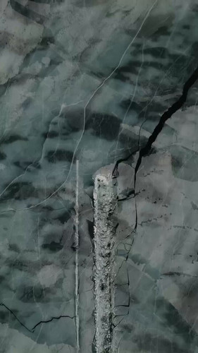 0Y C P5Qr1FQJpQi.jpg