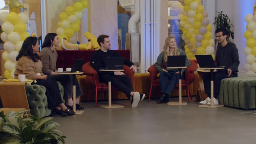 C HaRuY3FqdkXUVa.jpg