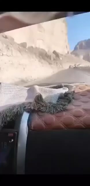 BGc4 YpfBiYTGXXX.jpg