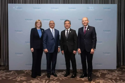G7P1A9 XwAAzJqp.jpg