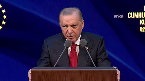 N2 FnqYr6yduGAtw.jpg