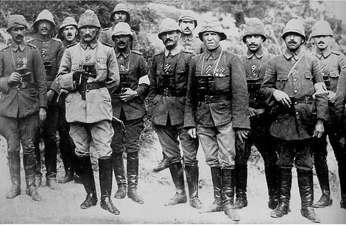 G7PcjyeWEAEHPBt.jpg