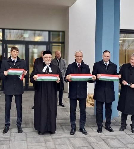 593787912 1451117647016289 9126843118717425890 n.jpg?stp=cp6 dst jpg p526x296 tt6& nc cat=106& nc cb.jpg