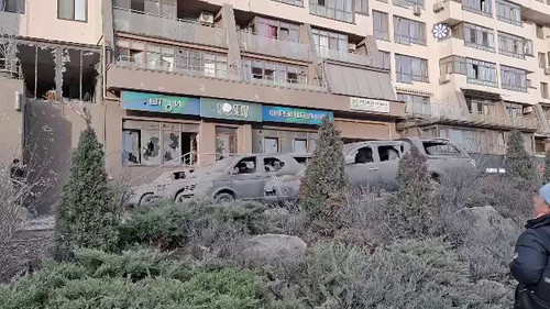 yuJ 3yotNPSqyVVA.jpg